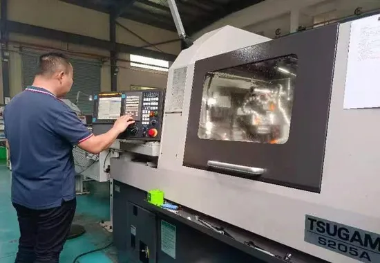 Pièces de précision en acier/acier au carbone/plastique provenant d'un service d'usinage CNC personnalisé chinois s'engageant à satisfaire ses clients grâce à l'innovation et à la qualité