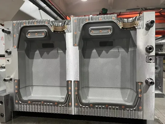 Moules d'extrusion-soufflage pour bouteilles en plastique pour machines de moulage par soufflage